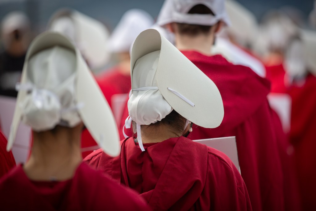 Impactful women’s rights rally on Seattle Waterfront ends with MAGA influencers harassing mayoral candidate, Katie Wilson, and&nbsp;daughter