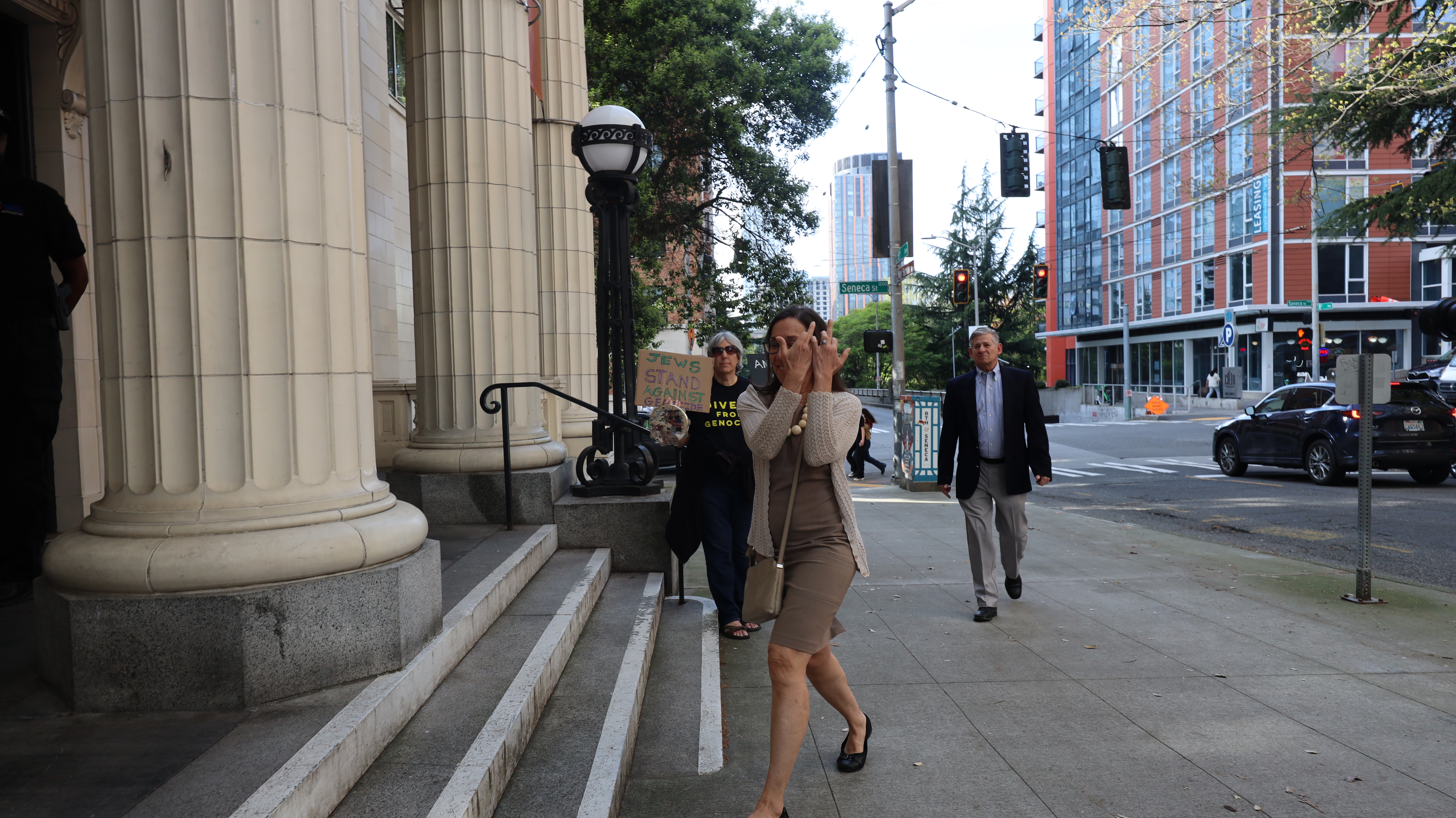 Red Carpet treatment: Zionists enter Seattle Town Hall for IOF speaking&nbsp;event