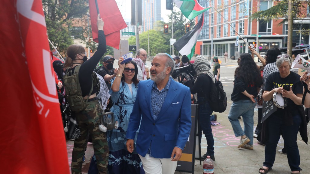 UPDATES: UW assistant dermatology professor shouts “We’re going to keep killing” Palestinian babies at Seattle Town&nbsp;Hall