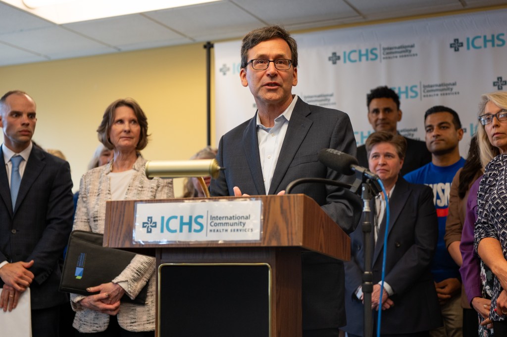 11,000 Washington immigrants expected to lose Medicaid coverage in&nbsp;October